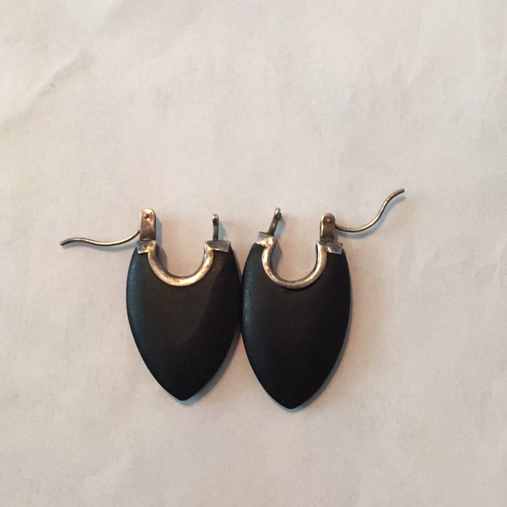 Earrings - Picture 2 of 4